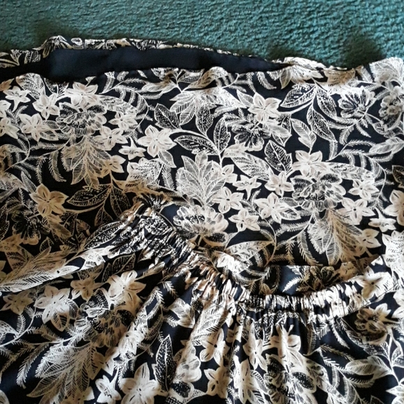 Side zip, elastic back skirt - Picture 2 of 3